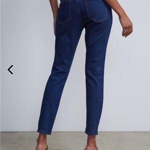 Pull-On High-Waisted Skinny Jeans - Dark Wash
Size: XLARGE
Color: DARK BLUE WASH